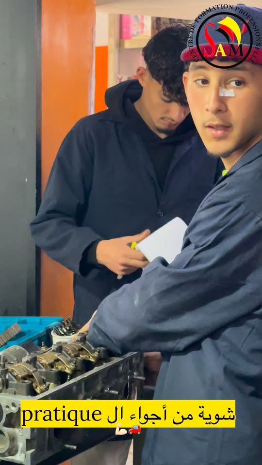 Cours de mécanique automobile en atelier